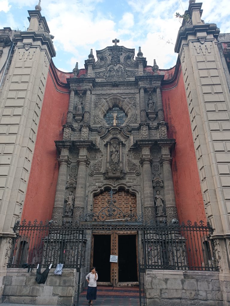 Nuestra Señora del Pilar · La Enseñanza